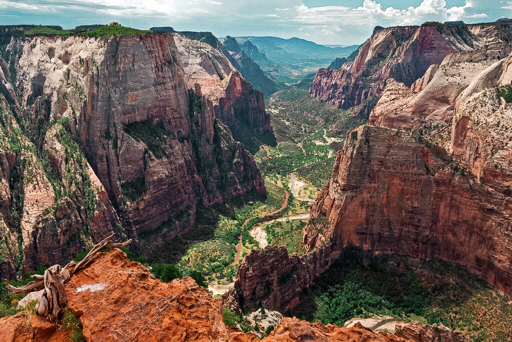 View down to the valley of Zion National Park
