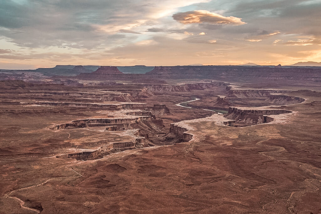 The Green River is running through Island in the Sky Canyonlands